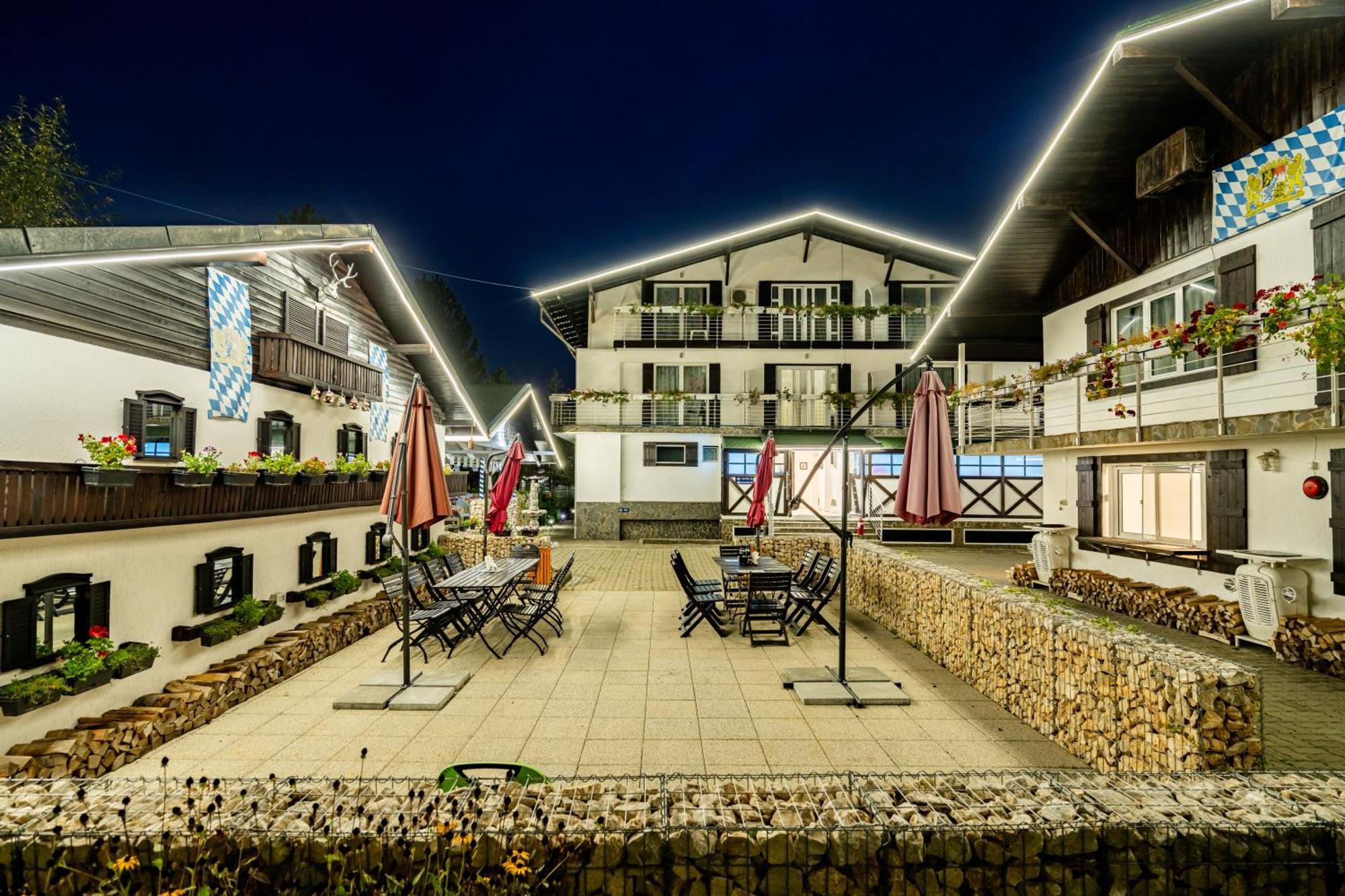 Hotel Casa Augsburg Wellness Băneşti Exterior foto